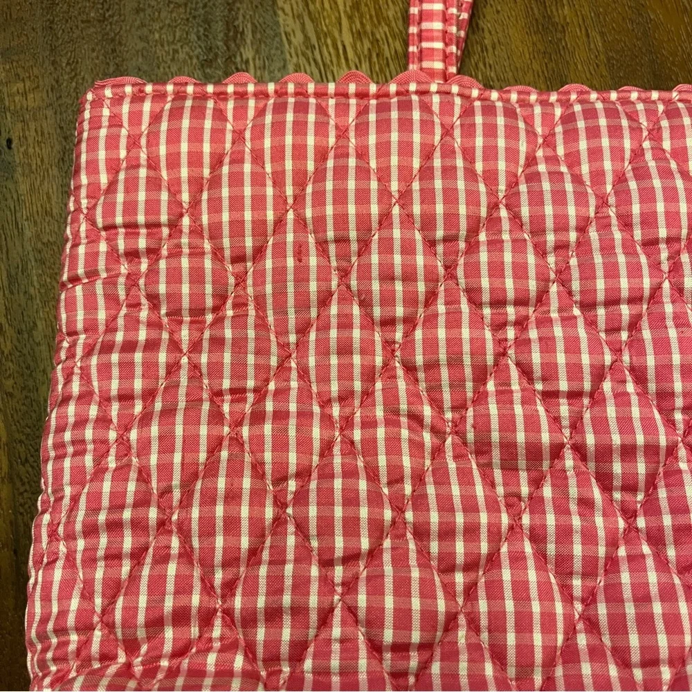 VINTAGE Vera Bradley Pink Silk Quilted Small Handbag - Retired Pattern